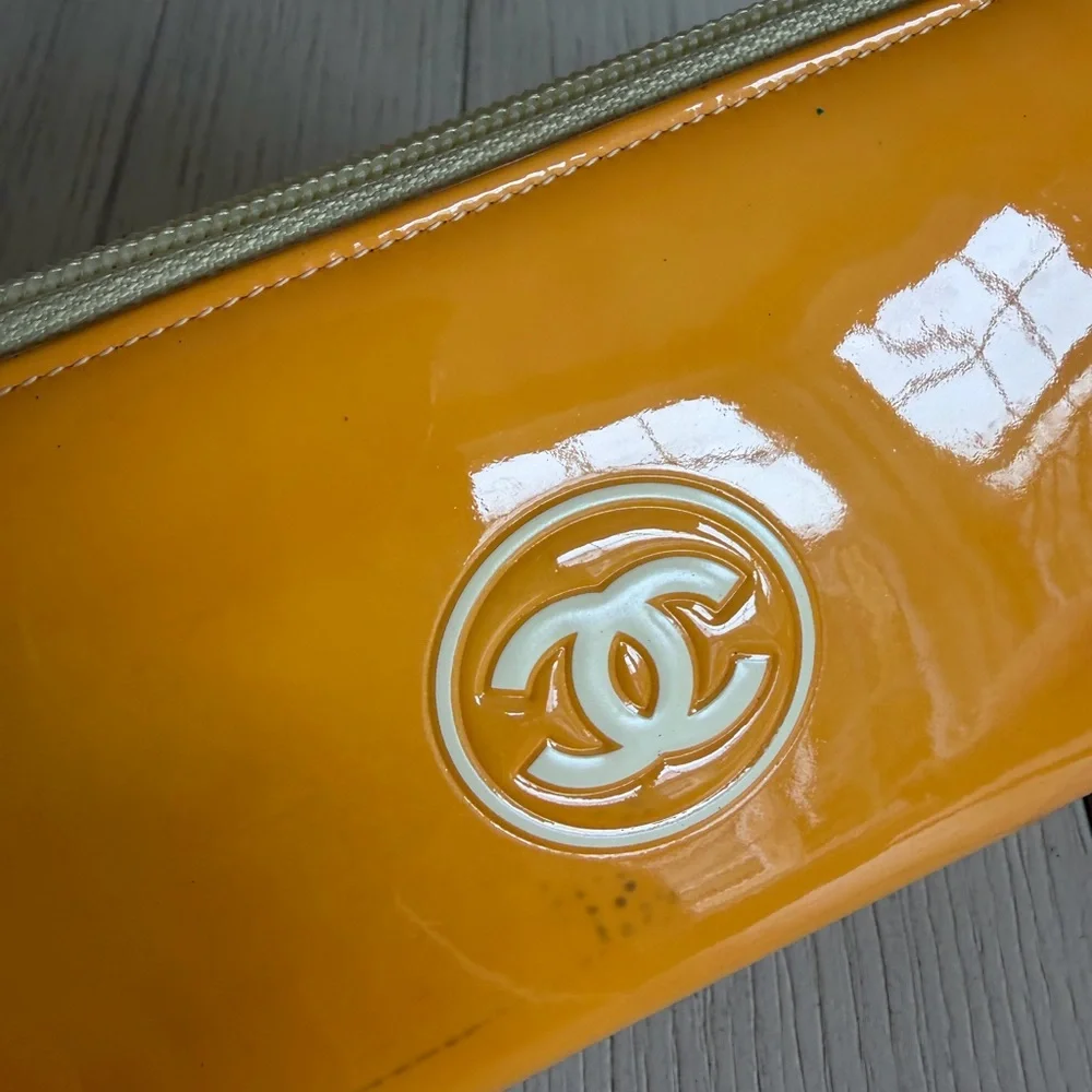 CHANEL Glossy Yellow Patent Zippy Wallet - Picture 6 of 11